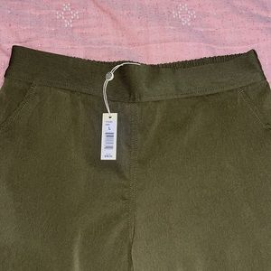 Max Studio brand new army green pants!!